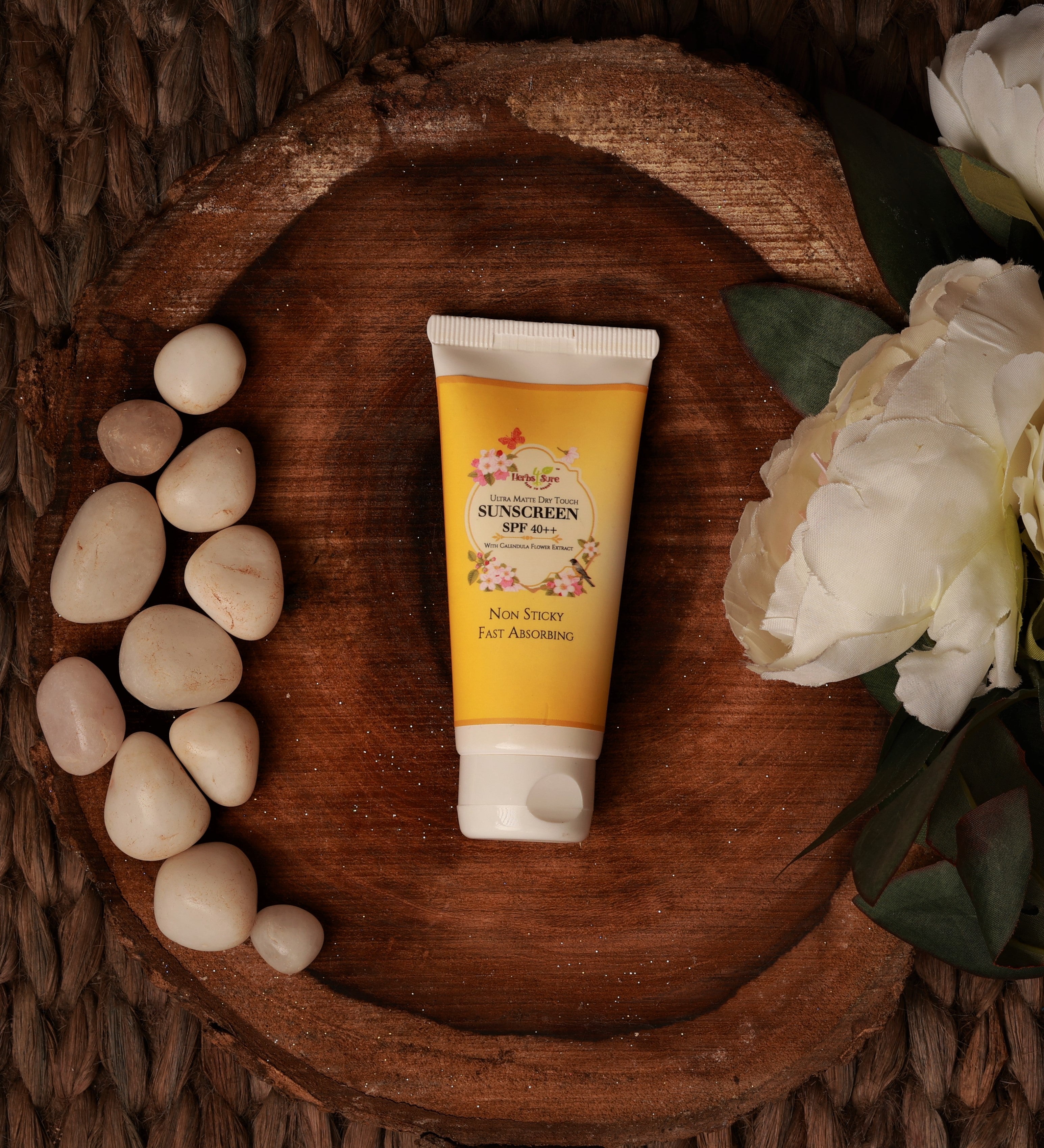ULTRA MATTE DRY TOUCH SUNSCREEN SPF 40++ with Calendula flower extract