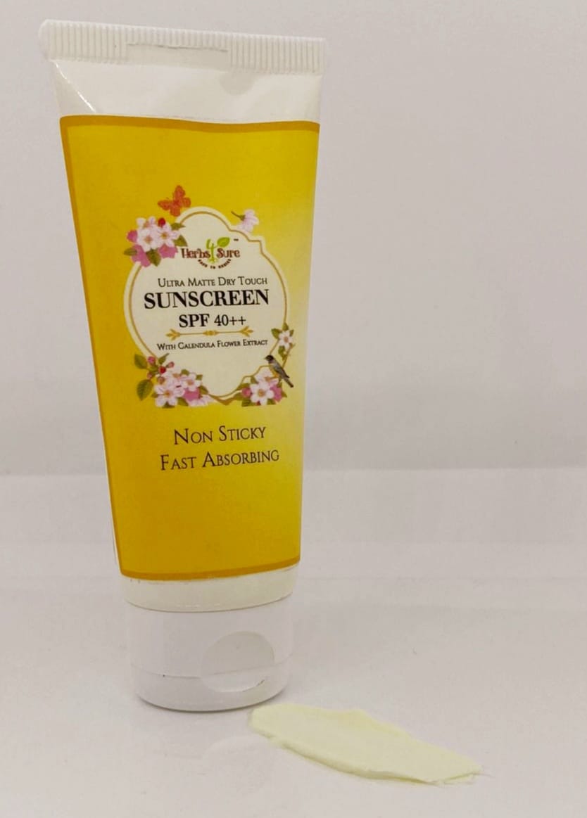 ULTRA MATTE DRY TOUCH SUNSCREEN SPF 40++ with Calendula flower extract